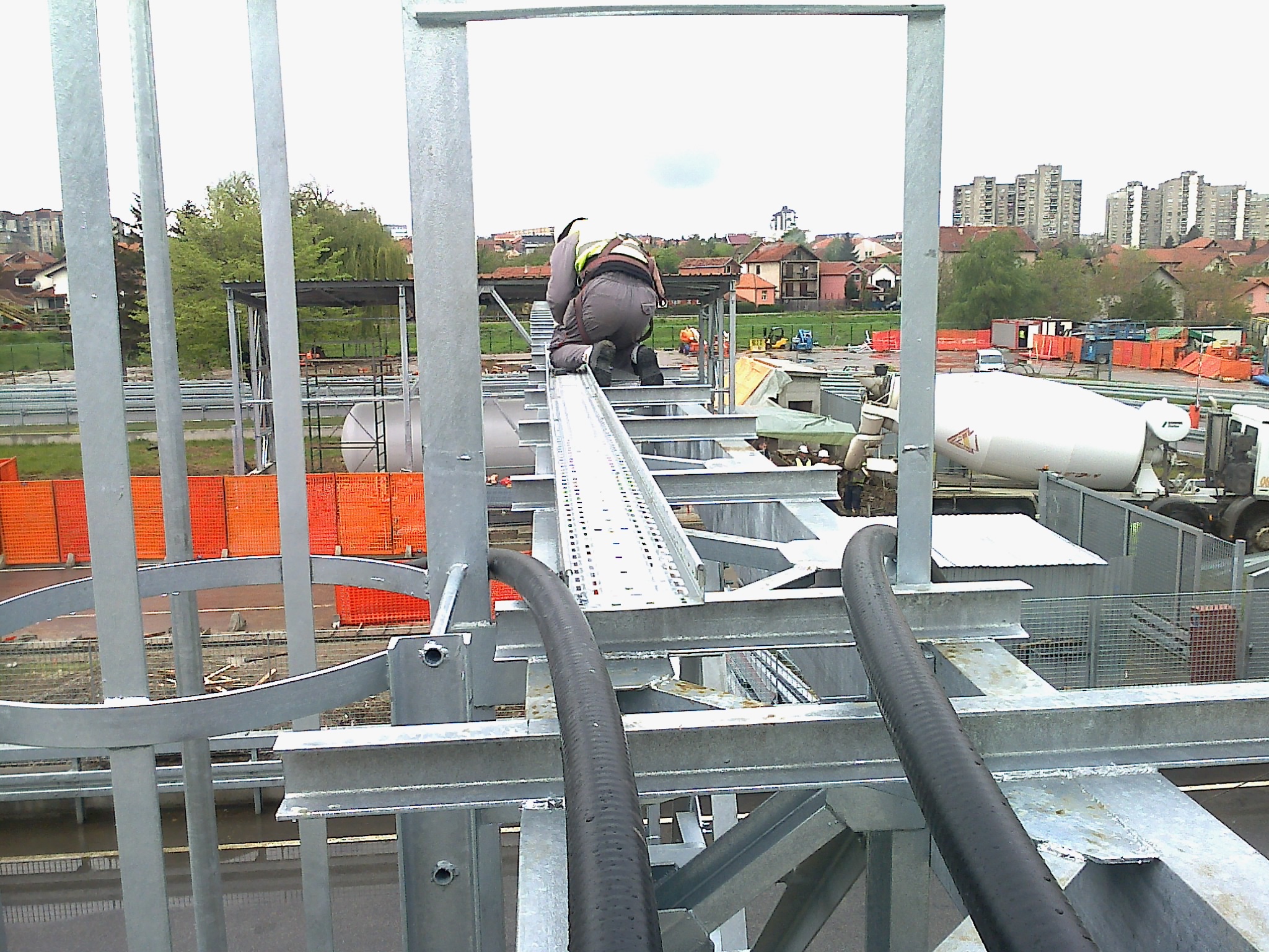 Cable racks at altitude
