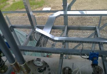Closed cable racks in the open spaces
